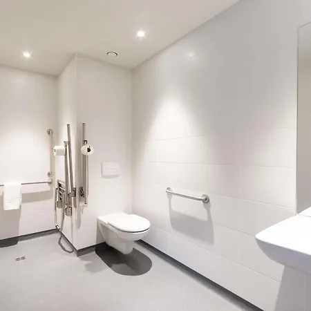 Ibis Budget Hotel *